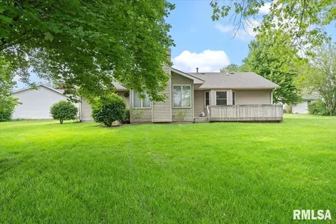 Exterior - 6304 Kate Ct, Springfield, IL 62712 photo 6 of 8