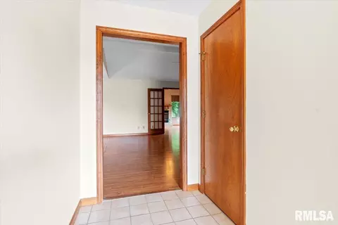 Entry Way - 6304 Kate Ct, Springfield, IL 62712 photo 1 of 1