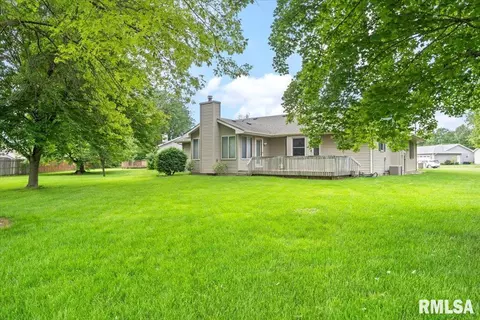 Exterior - 6304 Kate Ct, Springfield, IL 62712 photo 7 of 8