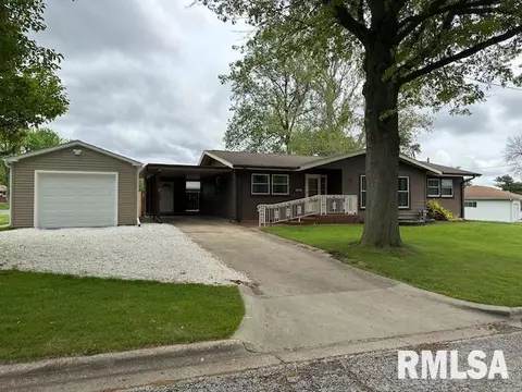 18 Newland Ln, Jacksonville, IL 62650
