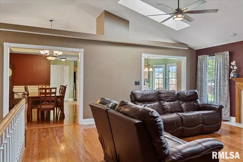 3725 Bluestem Ct, Springfield, IL 62712 photo 8