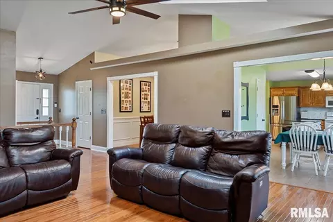 3725 Bluestem Ct, Springfield, IL 62712 photo 7