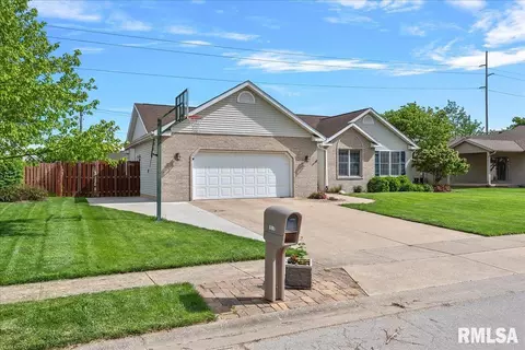 3725 Bluestem Ct, Springfield, IL 62712 photo 3
