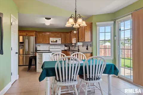 3725 Bluestem Ct, Springfield, IL 62712 photo 9