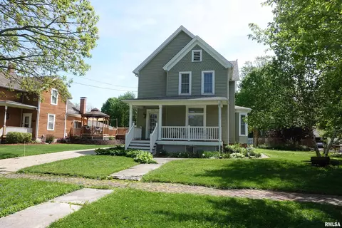 901 Willard St, Galesburg, IL 61401