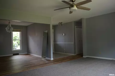 2309 Grinnell Dr, Springfield, IL 62703 photo 5