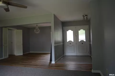 2309 Grinnell Dr, Springfield, IL 62703 photo 4
