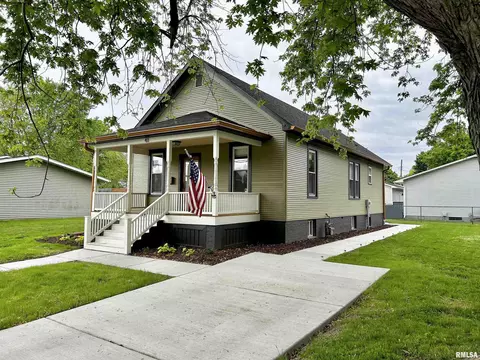 411 N State St, Lincoln, IL 62656