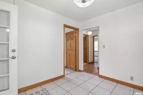 123 N Douglas Ave, Springfield, IL 62702 photo 11