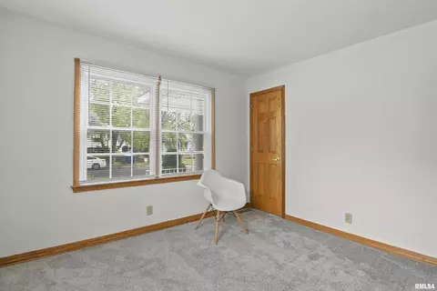 123 N Douglas Ave, Springfield, IL 62702 photo 14