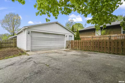 123 N Douglas Ave, Springfield, IL 62702 photo 37