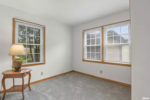 123 N Douglas Ave, Springfield, IL 62702 photo 18