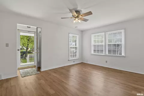 123 N Douglas Ave, Springfield, IL 62702 photo 6