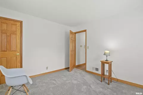 123 N Douglas Ave, Springfield, IL 62702 photo 13