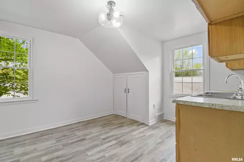 123 N Douglas Ave, Springfield, IL 62702 photo 27