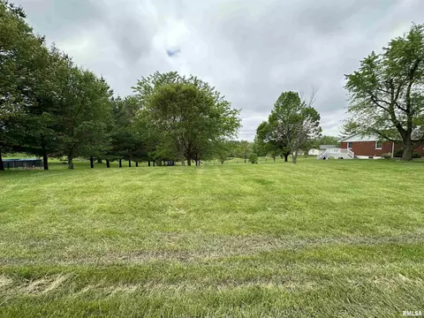 1030 Maas Rd, Quincy, IL 62305