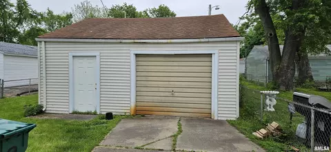 906 N Ohio Ave, Springfield, IL 62702 photo 3