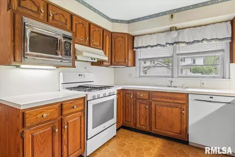 1520 N 3rd St, Springfield, IL 62702 photo 11