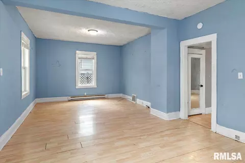 1040 W Calhoun Ave, Springfield, IL 62702 photo 3