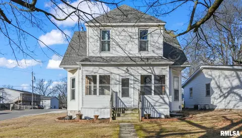 501 E Spaulding St, Riverton, IL 62561
