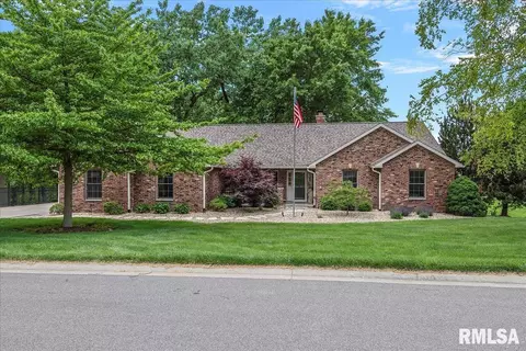 401 Aintree Chase, Sherman, IL 62684