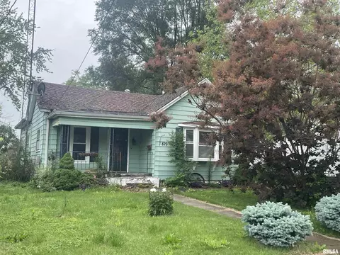 829 Doolin Ave, Jacksonville, IL 62650