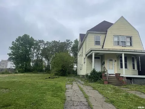 350 W College Ave, Jacksonville, IL 62650