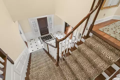Entry Way - 1608 S Wiggins Ave, Springfield, IL 62704 photo 5 of 7