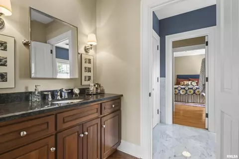 Entry Way - 1608 S Wiggins Ave, Springfield, IL 62704 photo 7 of 7