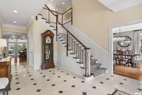 Entry Way - 1608 S Wiggins Ave, Springfield, IL 62704 photo 1 of 7