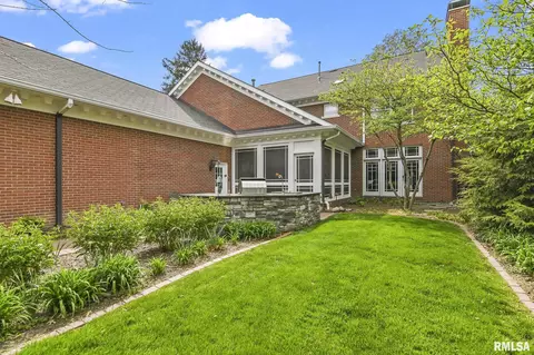Exterior - 1608 S Wiggins Ave, Springfield, IL 62704 photo 11 of 13