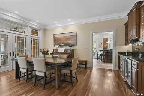 Dining - 1608 S Wiggins Ave, Springfield, IL 62704 photo 6 of 7