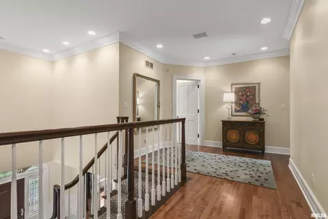Entry Way - 1608 S Wiggins Ave, Springfield, IL 62704 photo 6 of 7