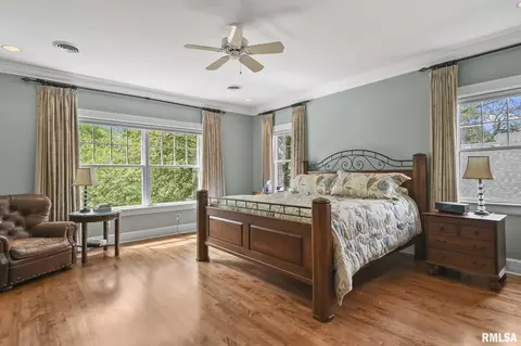 Bedroom - 1608 S Wiggins Ave, Springfield, IL 62704 photo 2 of 10