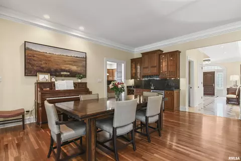 Dining - 1608 S Wiggins Ave, Springfield, IL 62704 photo 5 of 7