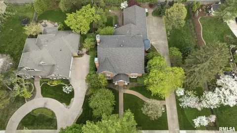 View/Area - 1608 S Wiggins Ave, Springfield, IL 62704 photo 2 of 7