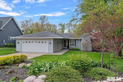 767 Pecan Point Rd, Petersburg, IL 62675