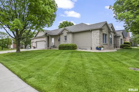 2700 Dickens Dr, Springfield, IL 62711 photo 4