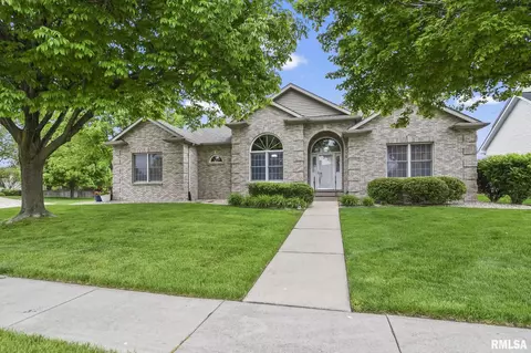 2700 Dickens Dr, Springfield, IL 62711 photo 2