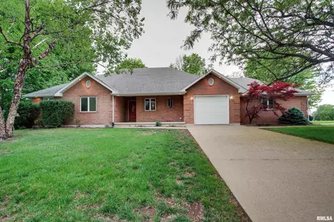 2633 N 16th St, Quincy, IL 62305