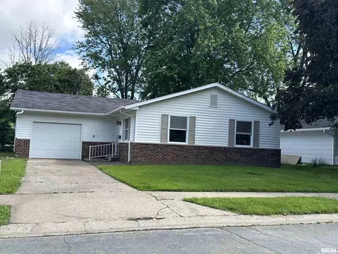 8 Morningside Dr, Jacksonville, IL 62650
