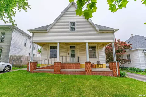 112 N Washington St, Mount Pulaski, IL 62548