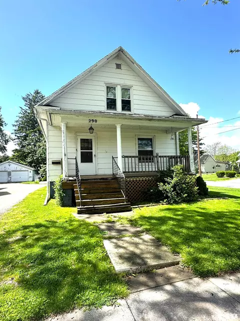 290 Phillips St, Galesburg, IL 61401