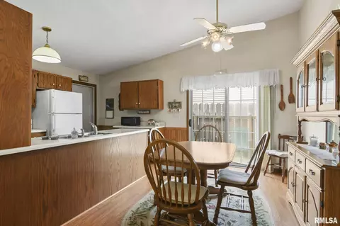 79 Amherst Dr, Springfield, IL 62702 photo 9