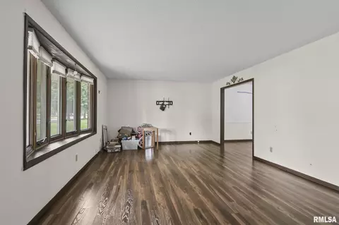 301 Saxon Dr, Springfield, IL 62704 photo 7