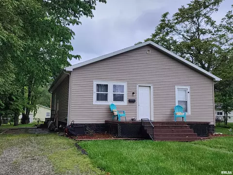 717 Oglesby Ave, Lincoln, IL 62656