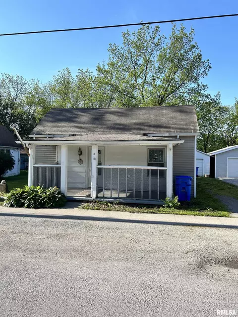 510 W Washington St, Athens, IL 62613