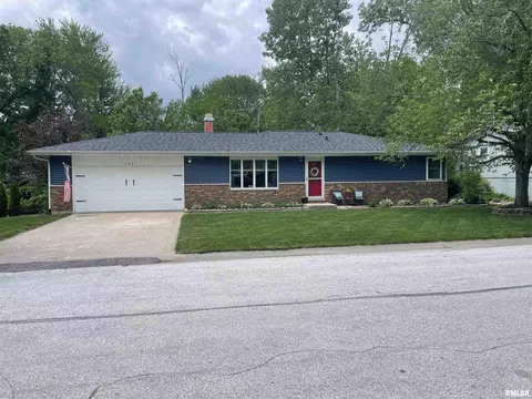1268 Curtis Creek Rd, Quincy, IL 62301