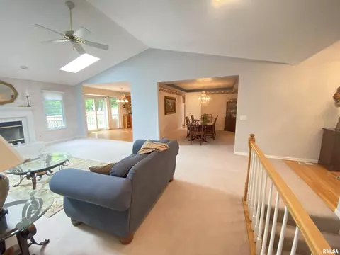 2220 Renwick Dr, Springfield, IL 62704 photo 5
