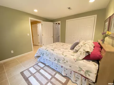 2220 Renwick Dr, Springfield, IL 62704 photo 32
